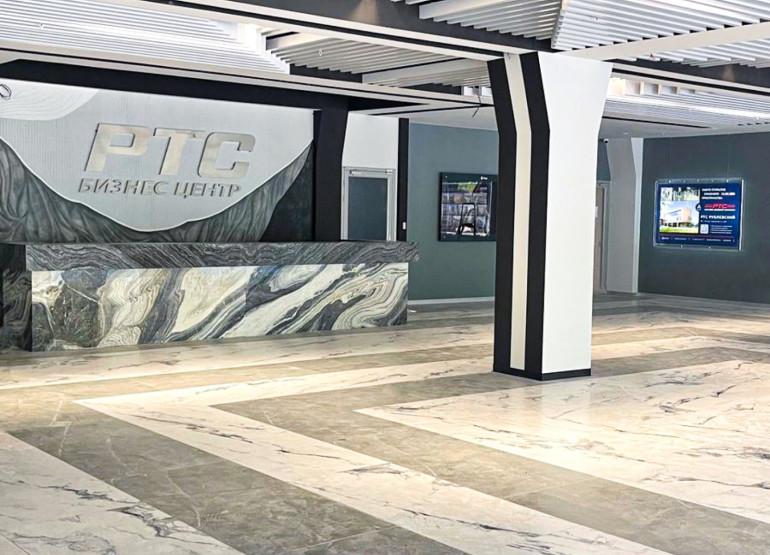 РТС Обручева: Вид главного ресепшен здания